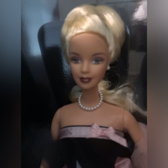 Collectable Vintage Barbie 2000 Pink and Black Silhouette Box - Picture 5 of 8